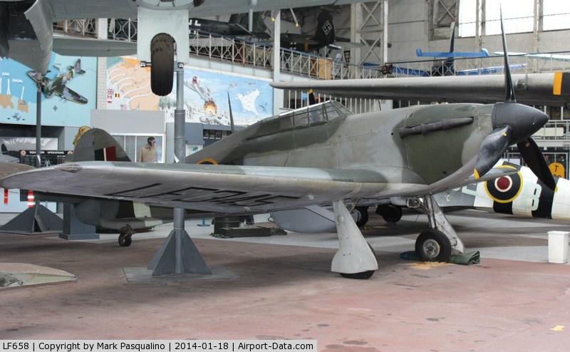 Hawker Hurricane Mk IIc con número de Serie LF658 conservado en el Musee Royal De lArmee en Bruselas, Bélgica