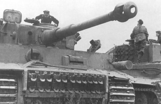 Tiger del S. Pz. Abt. 502 cerca de Velikiye Luki. Noviembre de 1943