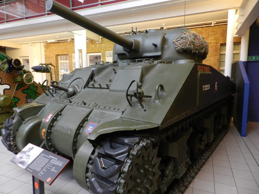 Sherman V M4A4