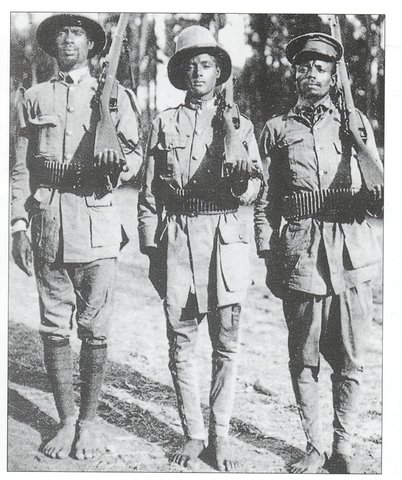 Tres miembros de la Zabagna fotografiados en otoño de 1935