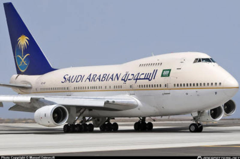 Saudi_Airlines_Manchester_Airport_Large
