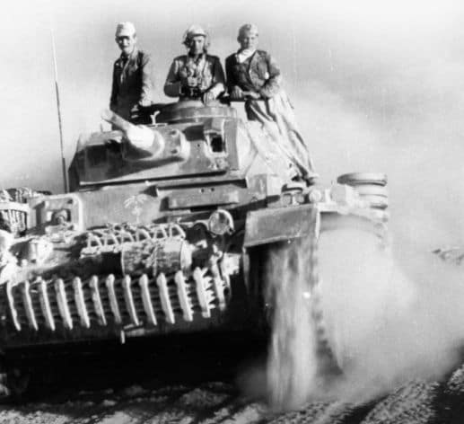 Panzer III Ausf F de la 15ª Panzer Division en el norte de África. Mayo de 1941